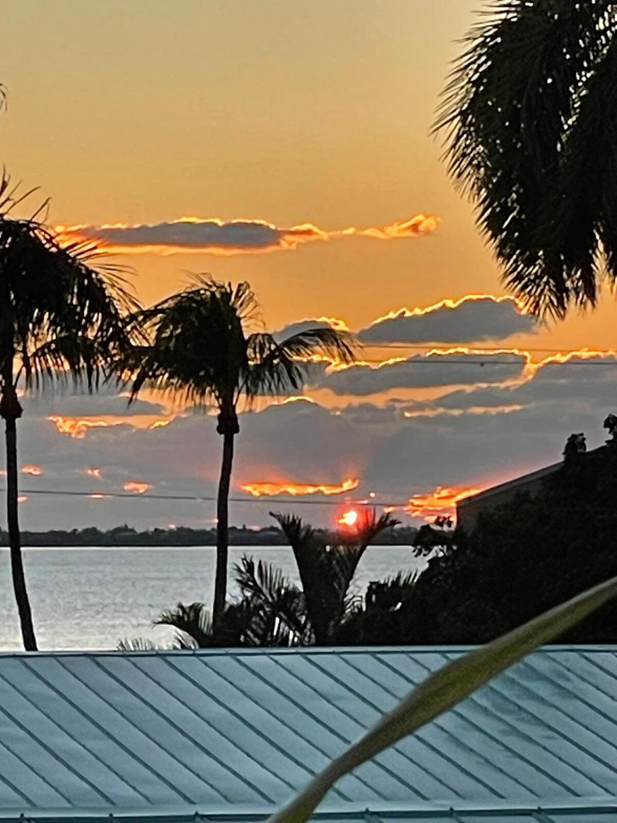 Florida Keys Sea Isle Condo Ocean Front Private Beach Key Colony Beach Exterior photo