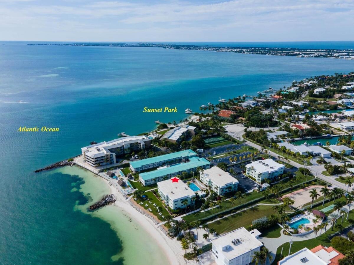 Florida Keys Sea Isle Condo Ocean Front Private Beach Key Colony Beach Exterior photo